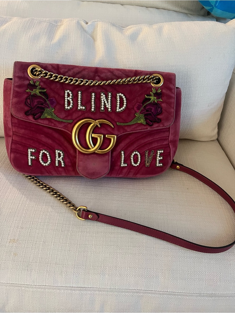 Gucci Fuchsia Velvet 'Blind for Love' Shoulder Bag with Gold Hardware